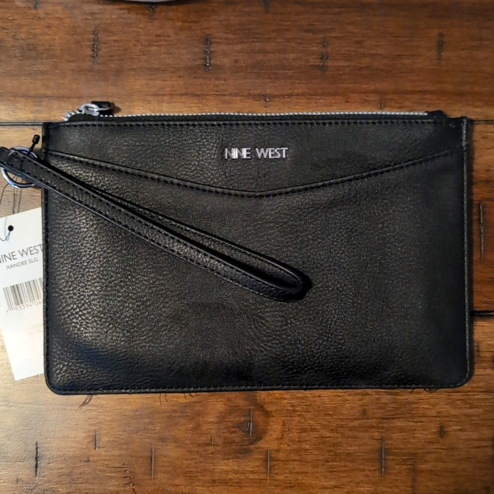 Nine West Xandee Wristlet (jet black)